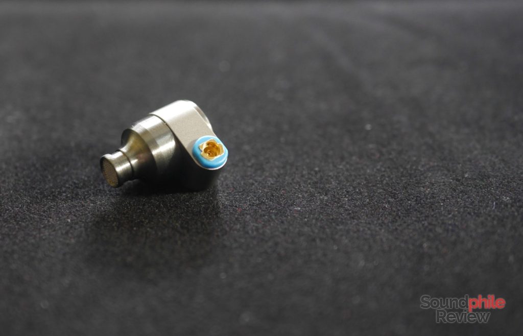 Tin Audio T2 MMCX connector on the earpiece