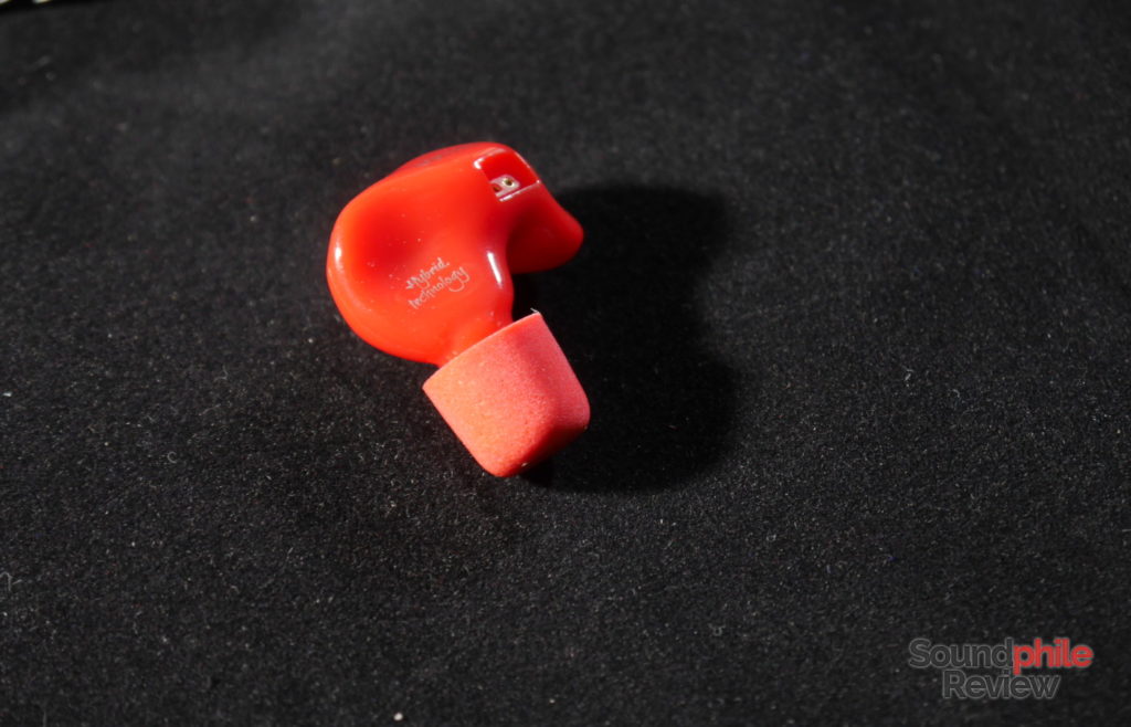 KZ ZS4 shell with foam eartip