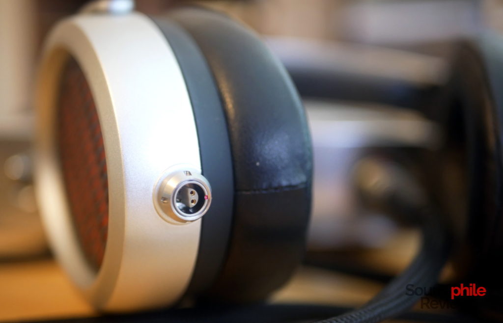 Warwick Acoustics Sonona M1 headphones