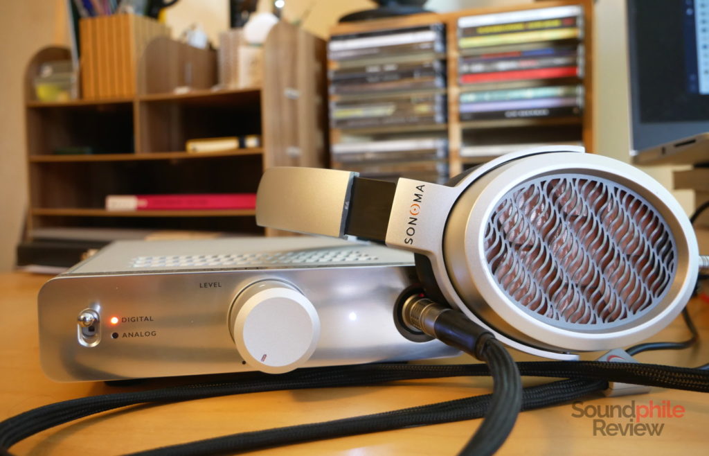 Warwick Acoustics Sonona M1 headphones and energiser