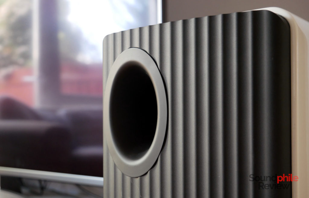 KEF LS50 Wireless bass port