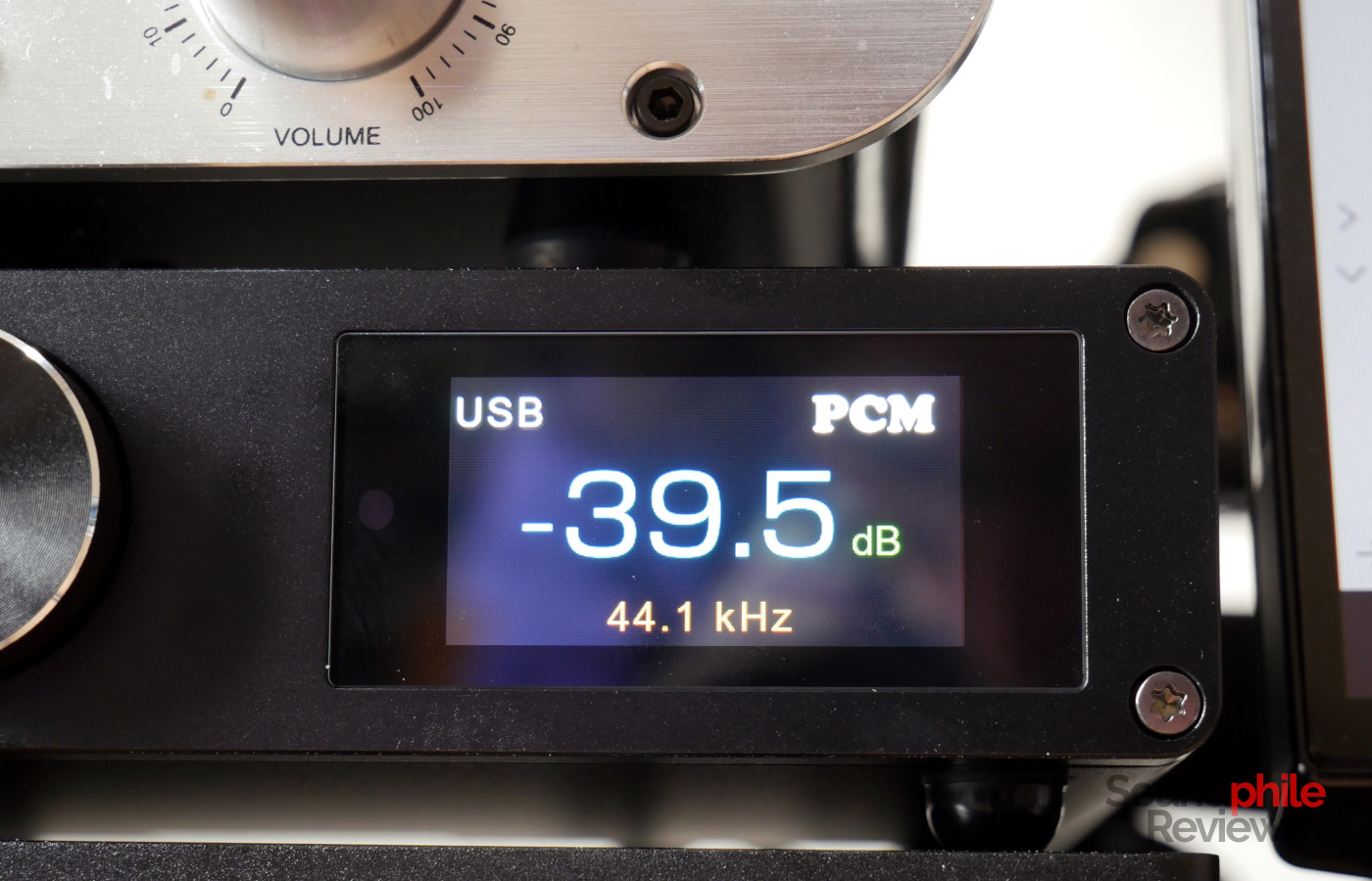 The SMSL DO200 MKII's LCD display