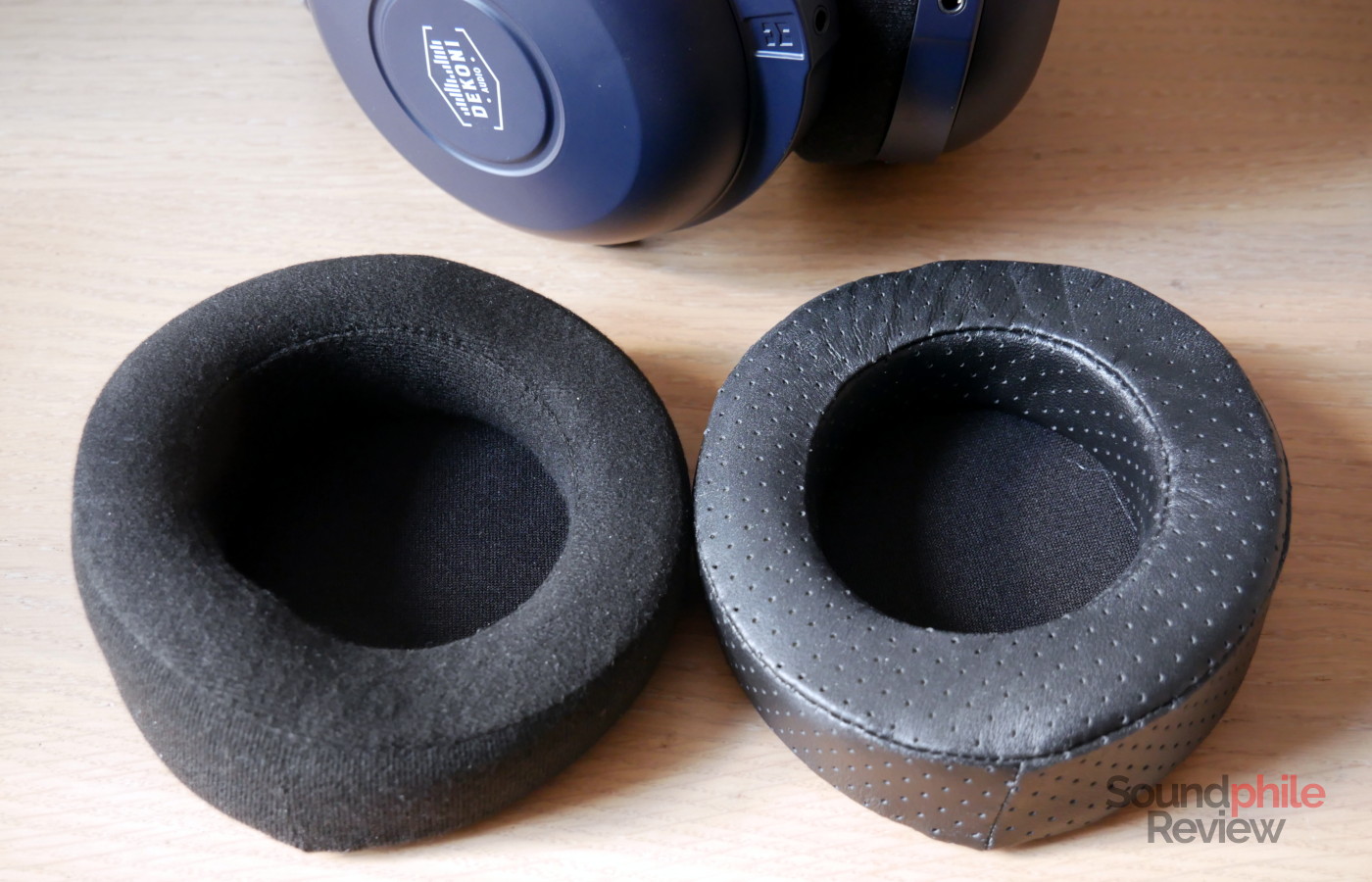 The Dekoni Cobalt come with two types of earpads: velour and fenestrated sheepskin
