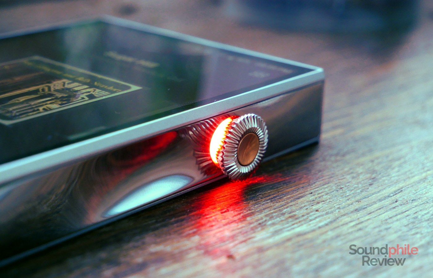 The Astell&Kern SE300 has a distinctive volume wheel.