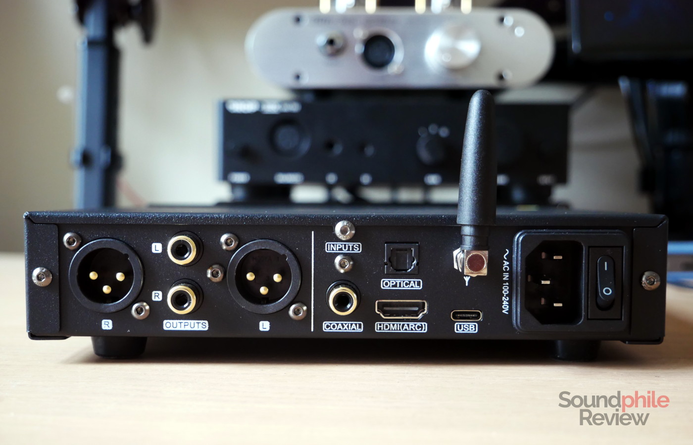 The SMSL DO200 Pro has all outputs on the back side