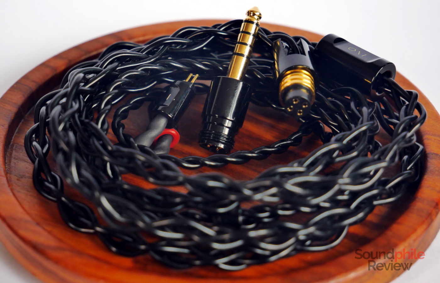 The IO Audio SOGNO has a cable with a replaceable jack connector (a 4.4 mm jack is shown in the picture)
