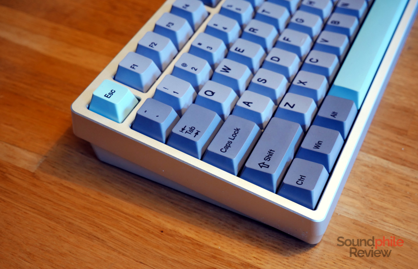 The KiiBoom Moonshadow V2 has minimal framing around the keys