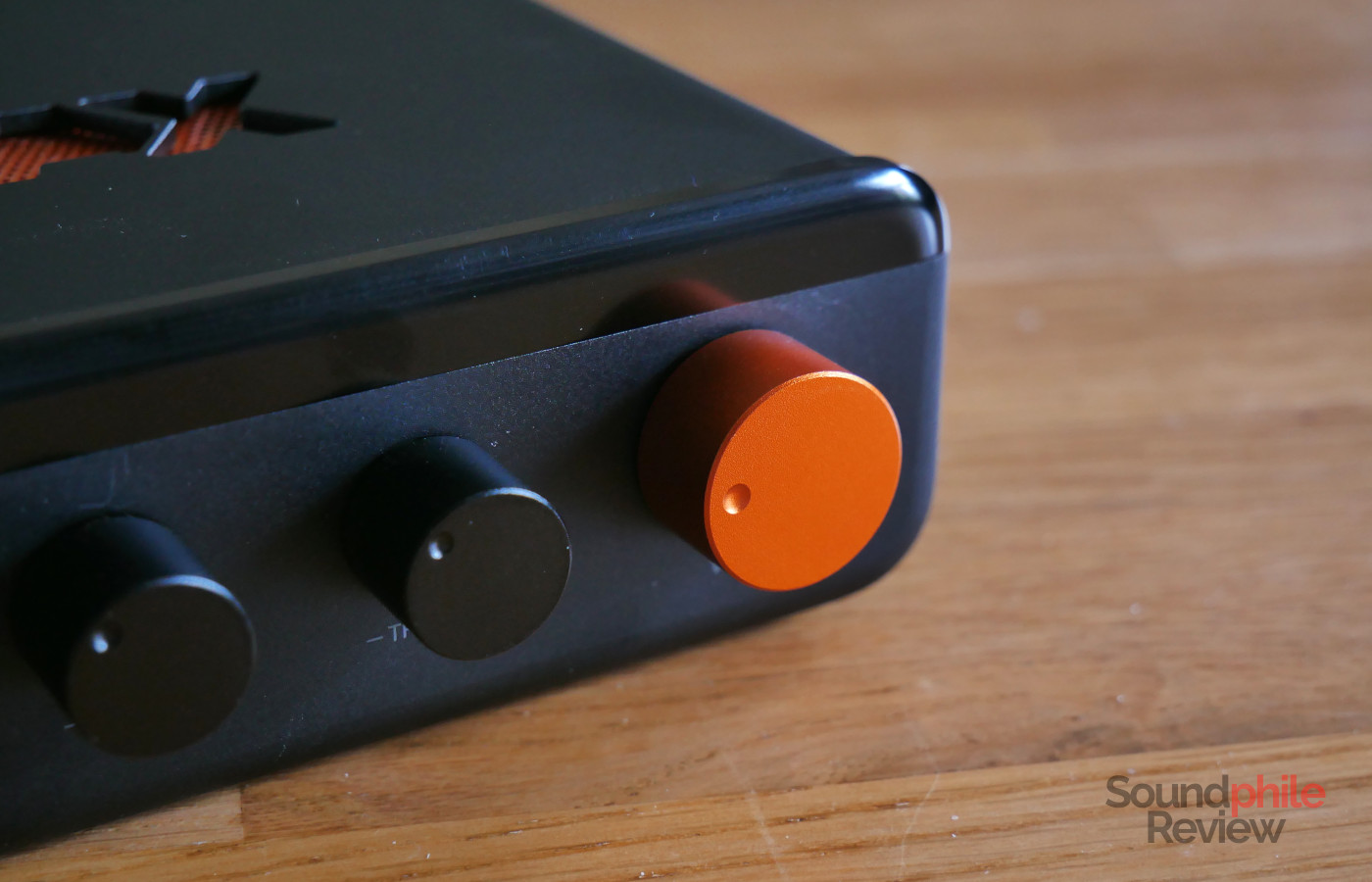 The Fosi Audio BT20A Max has a motorised volume knob