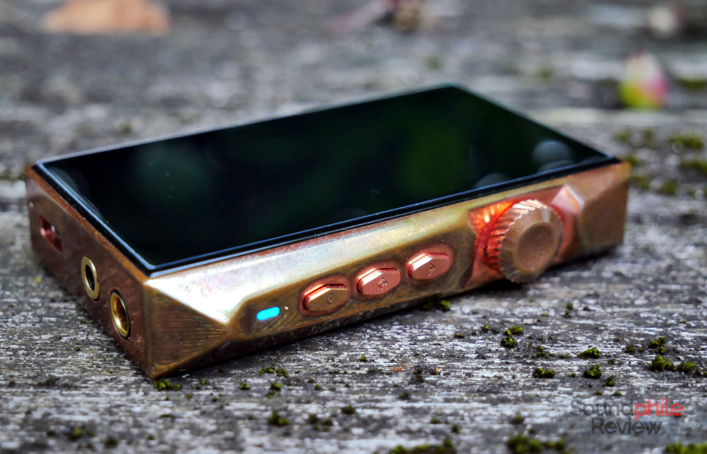 Controls on the Hidizs AP80 PRO MAX are on the right hand side