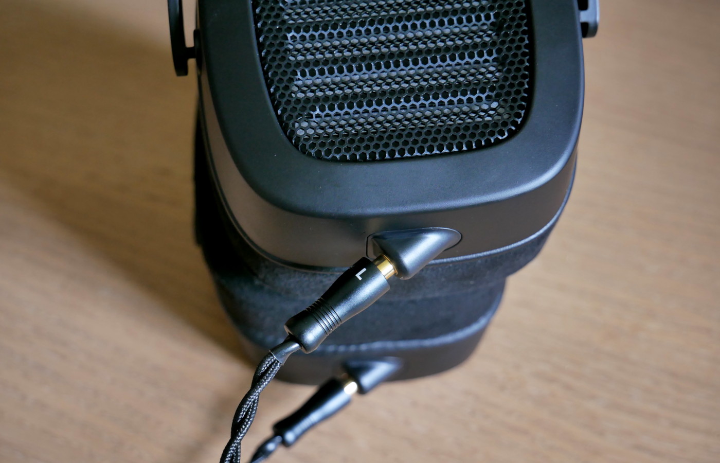 The cable on the HEDD HEDDphone Two GT can be detached and replaced easily
