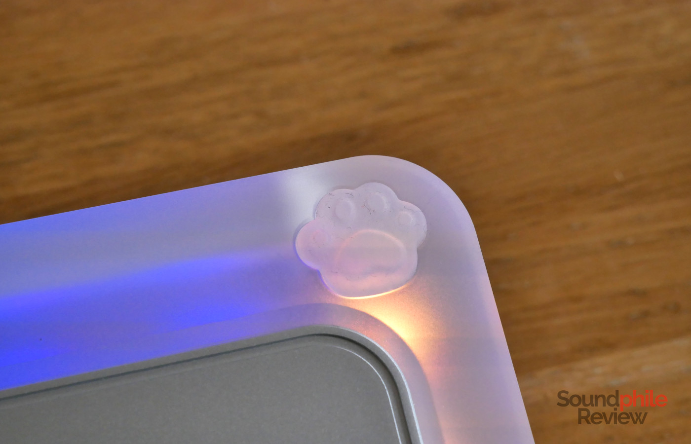 The bottom of the KiiBoom Phantom81 v4 is home to far cat paws that act as... well, feet